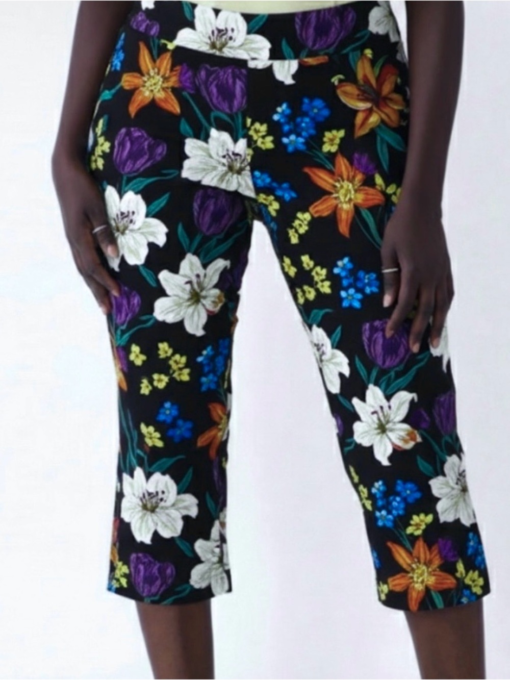 Mr. Max Fashions Black Floral Pull-On Crop Pants Size 8
